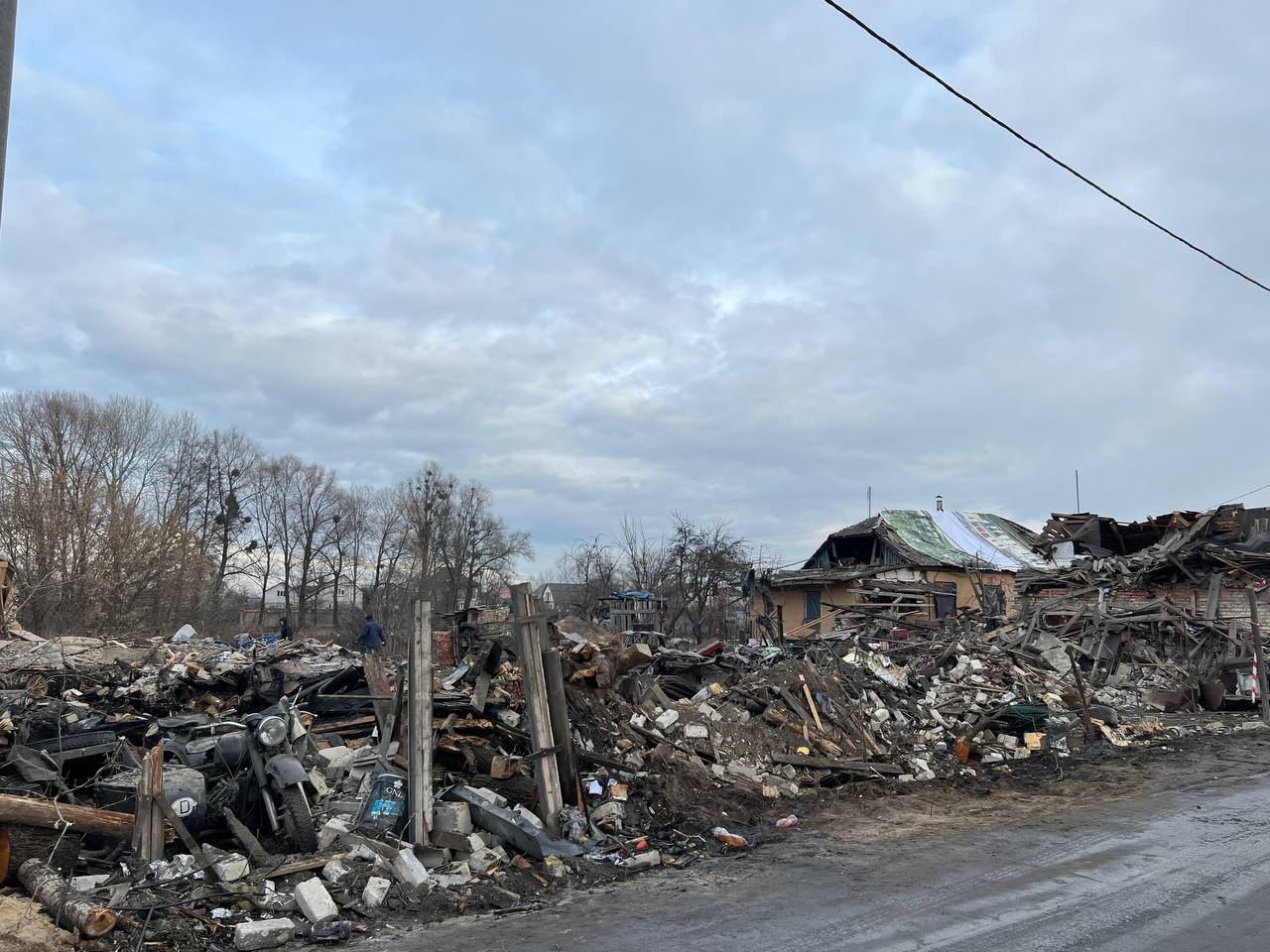 Як зараз виглядають зруйновані будинки у Бортничах: історії місцевих жителів 16