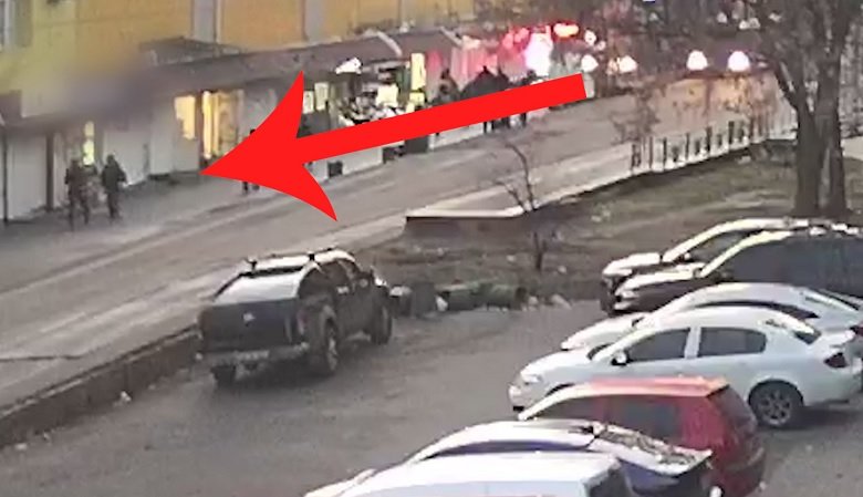 Забризкав балончиком та наніс близько десяти ударів по голові жінці: у Києві чоловік пограбував кредитну установу 3