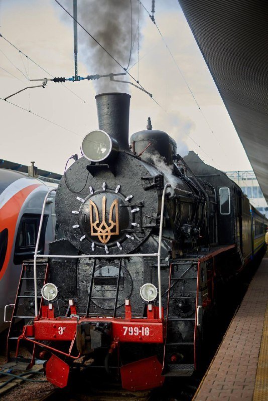 У Києві призначили додаткові рейси популярного ретро-поїзда на паровозній тязі: коли і де купувати квитки 1