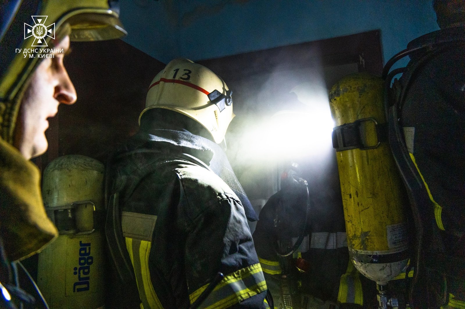 У Києві на Воскресенці у багатоповерхівці згоріла квартира 2