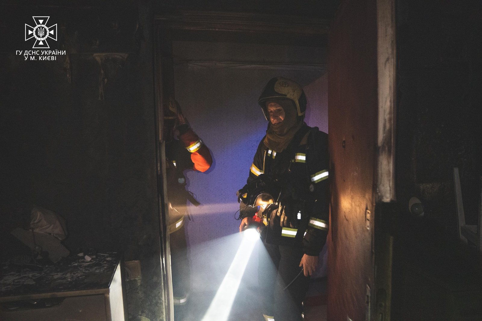 У Києві на Воскресенці у багатоповерхівці згоріла квартира 3