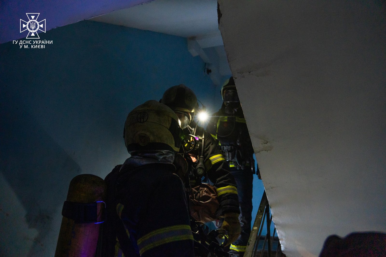 У Києві на Воскресенці у багатоповерхівці згоріла квартира 4