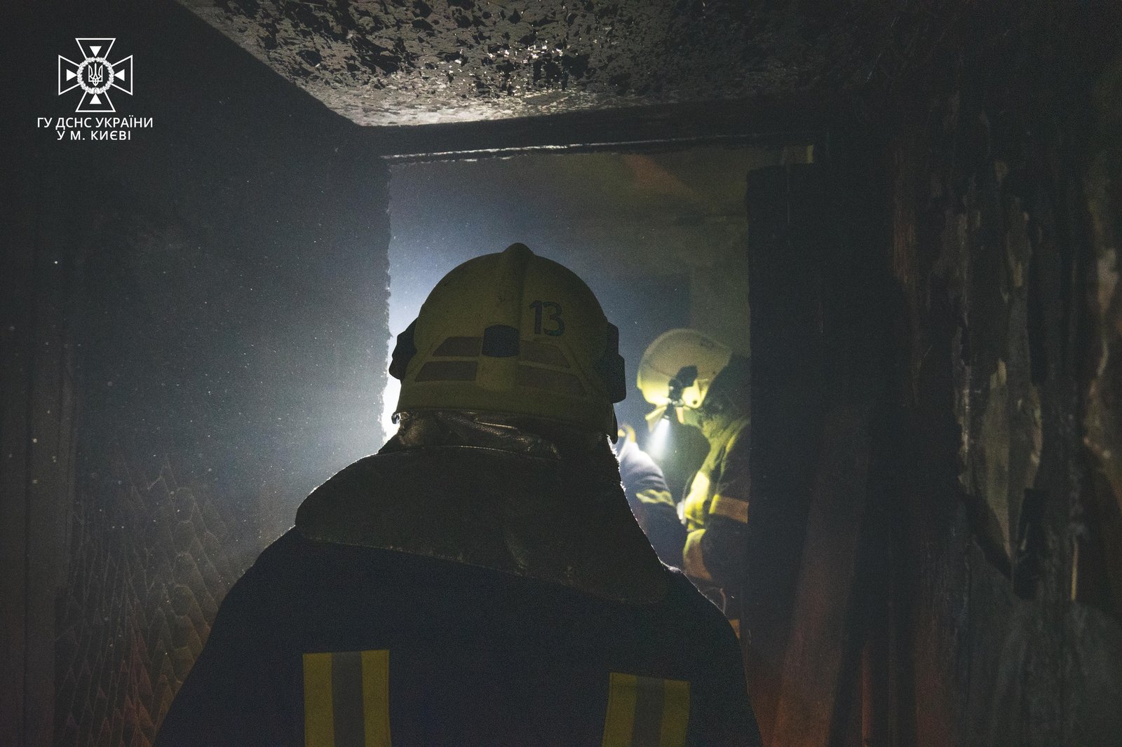 У Києві на Воскресенці у багатоповерхівці згоріла квартира 6