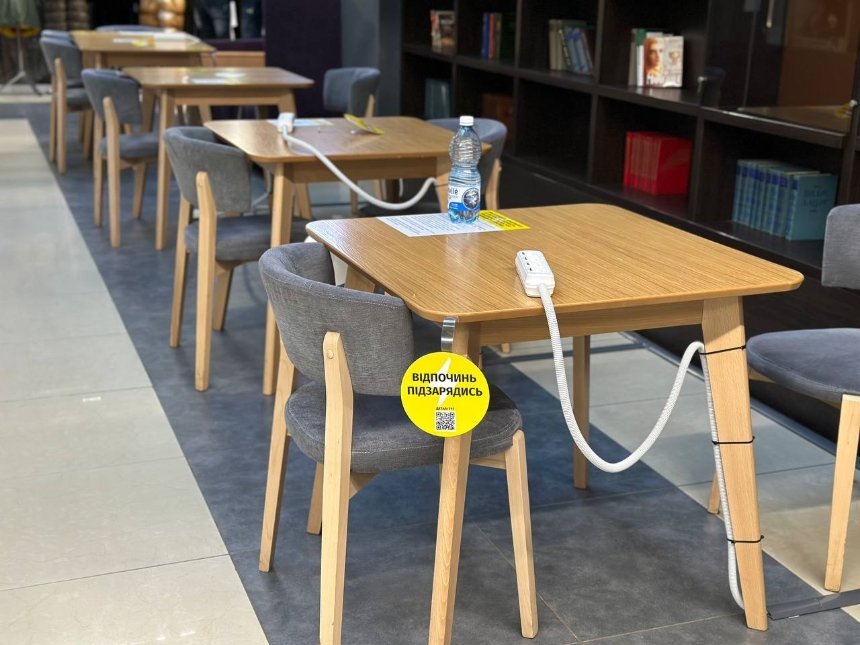 В Києві відкрився найбільший «Пункт Незламності», розрахований на понад 1000 людей: де і як виглядає 1