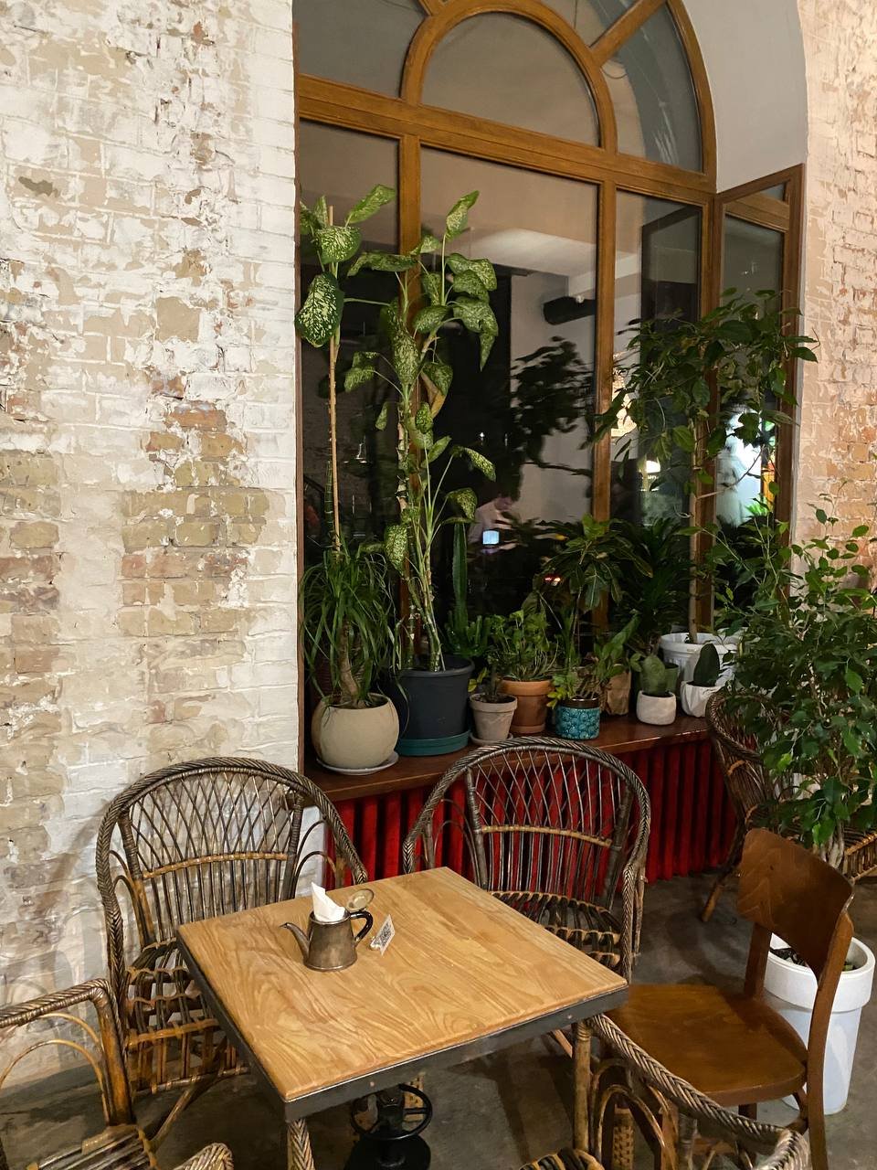 У центрі Києва харків'яни відкрили новий заклад "Маніфест": де, як виглядає та ціни 1