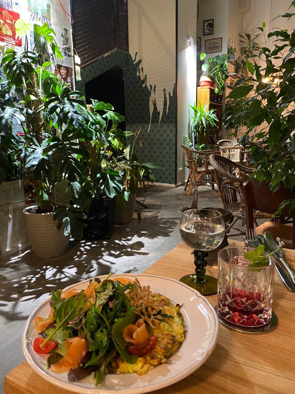 У центрі Києва харків'яни відкрили новий заклад "Маніфест": де, як виглядає та ціни 2