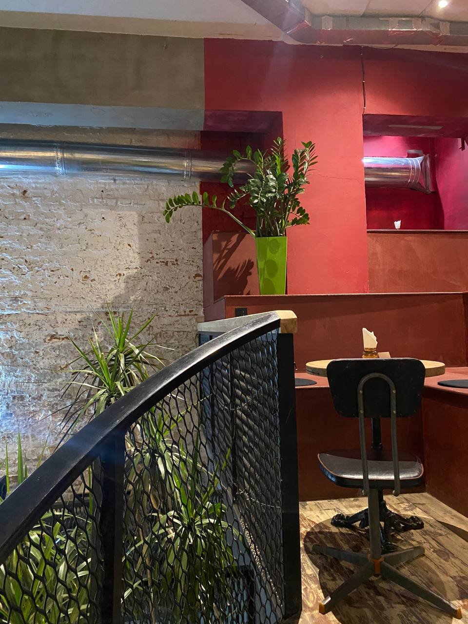 У центрі Києва харків'яни відкрили новий заклад "Маніфест": де, як виглядає та ціни 3