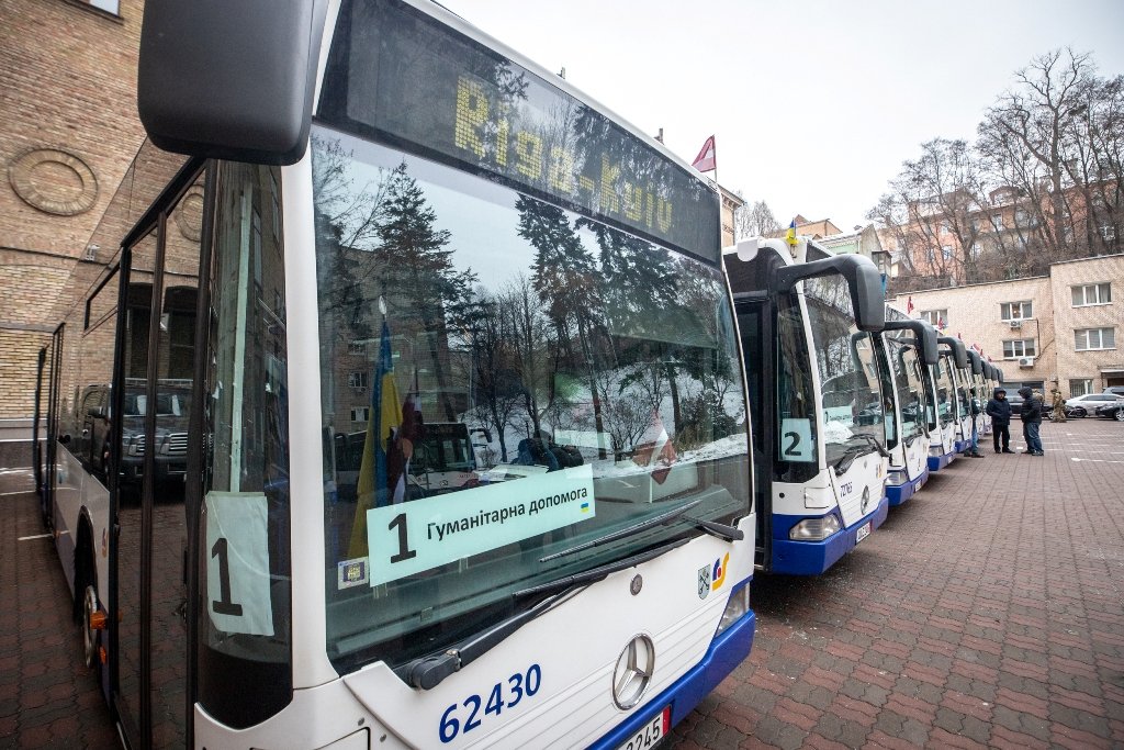 Київ отримав ще 10 міських автобусів від Риги як допомогу 3