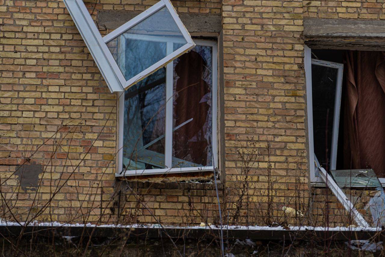 Наслідки ворожої атаки на Київ 14 січня: фото с місця влучання 12