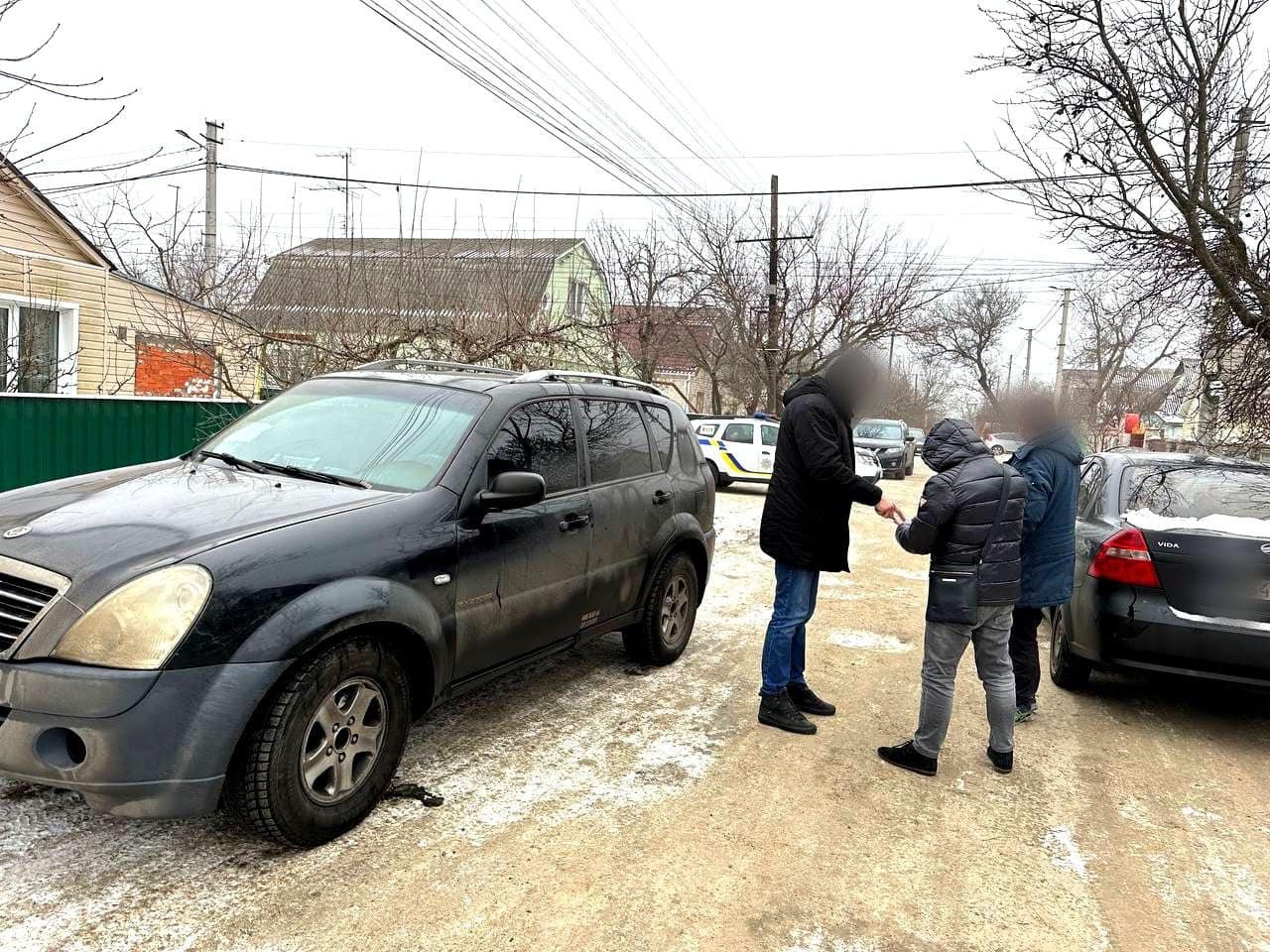 На Київщині біля власного будинку застрелили жінку 2