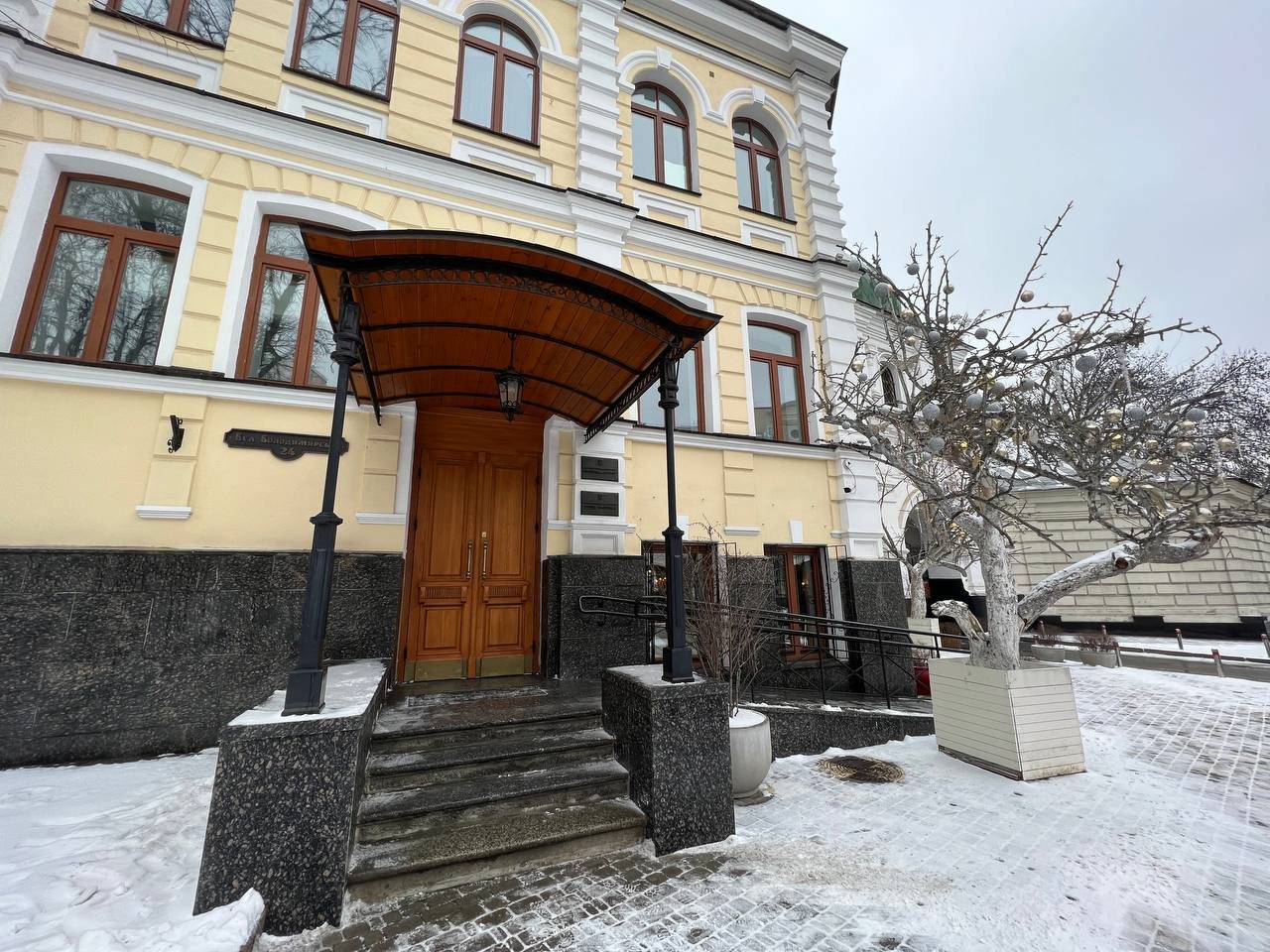 Вхід до коворкінга зі сторони вулиці Володимирської