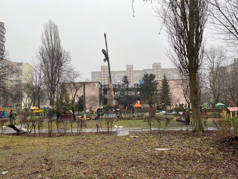 У ДСНС підтвердили падіння свого вертольота: фото та відео з місця авіакатастрофи у Броварах 1