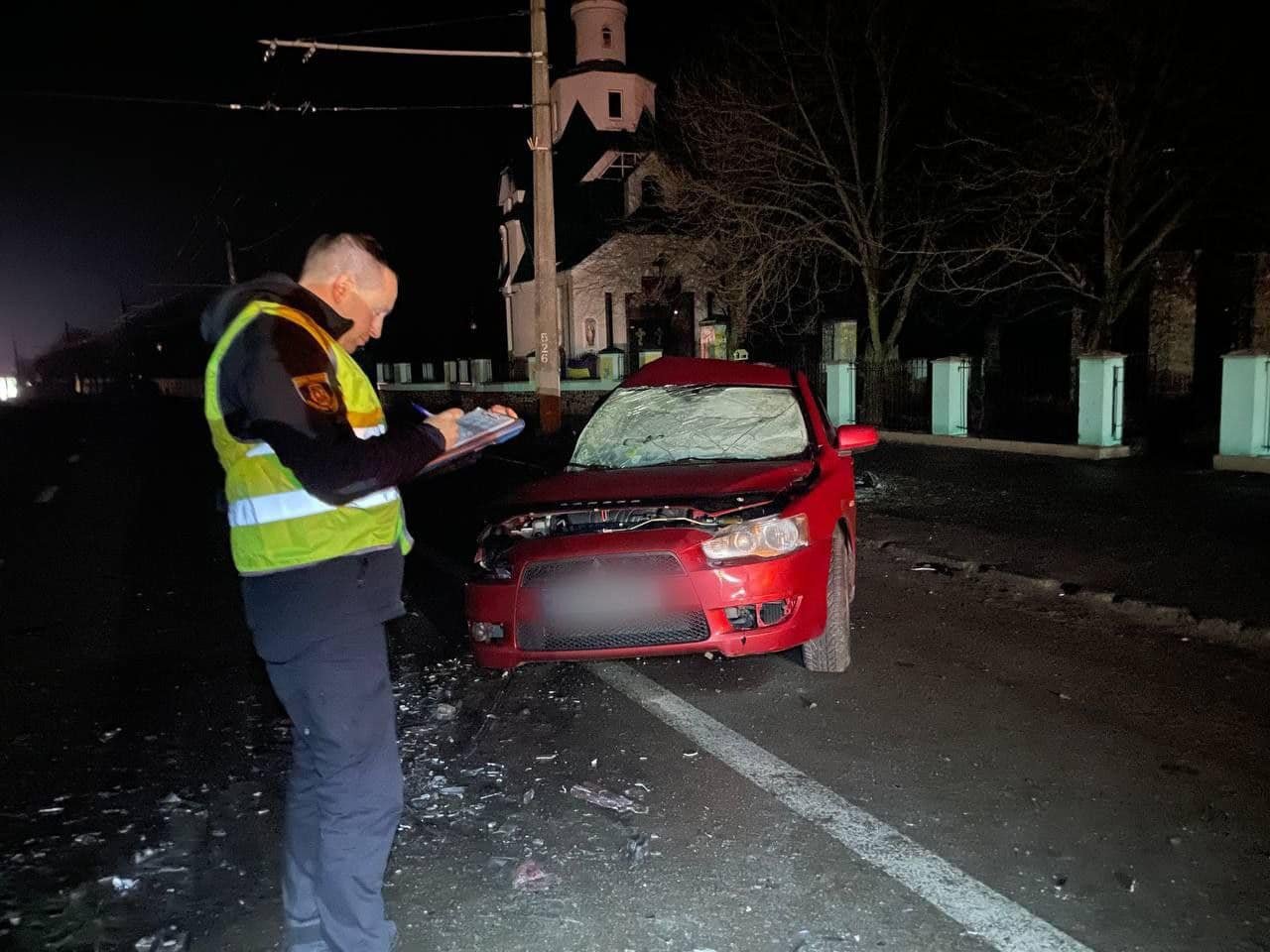 На Київщині п'яний водій Mitsubishi влетів в Honda: в ДТП постраждала вагітна жінка 1