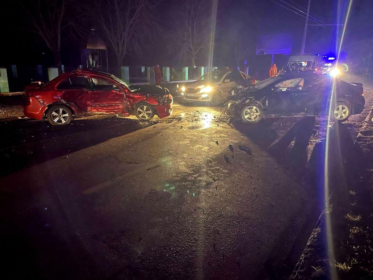На Київщині п'яний водій Mitsubishi влетів в Honda: в ДТП постраждала вагітна жінка 2