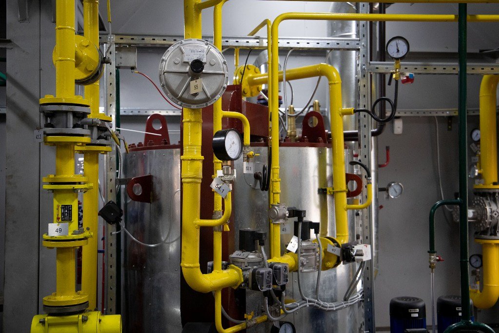 У Києві встановили нову енергоефективну котельню замість старої, що була зруйнована обстрілом 6