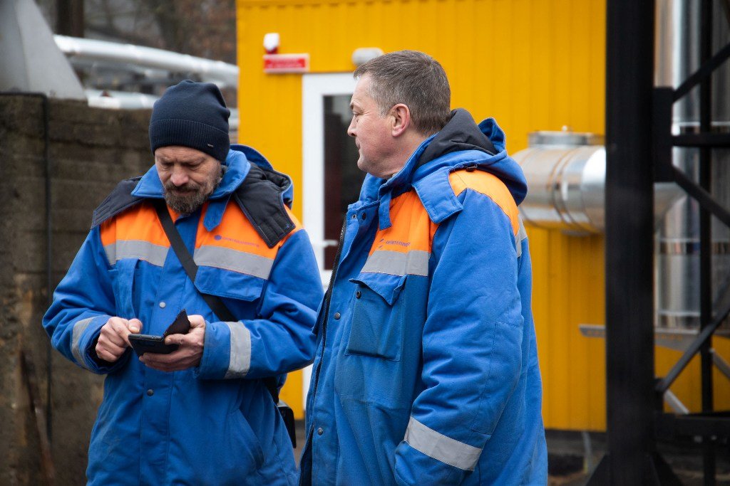 У Києві встановили нову енергоефективну котельню замість старої, що була зруйнована обстрілом 7