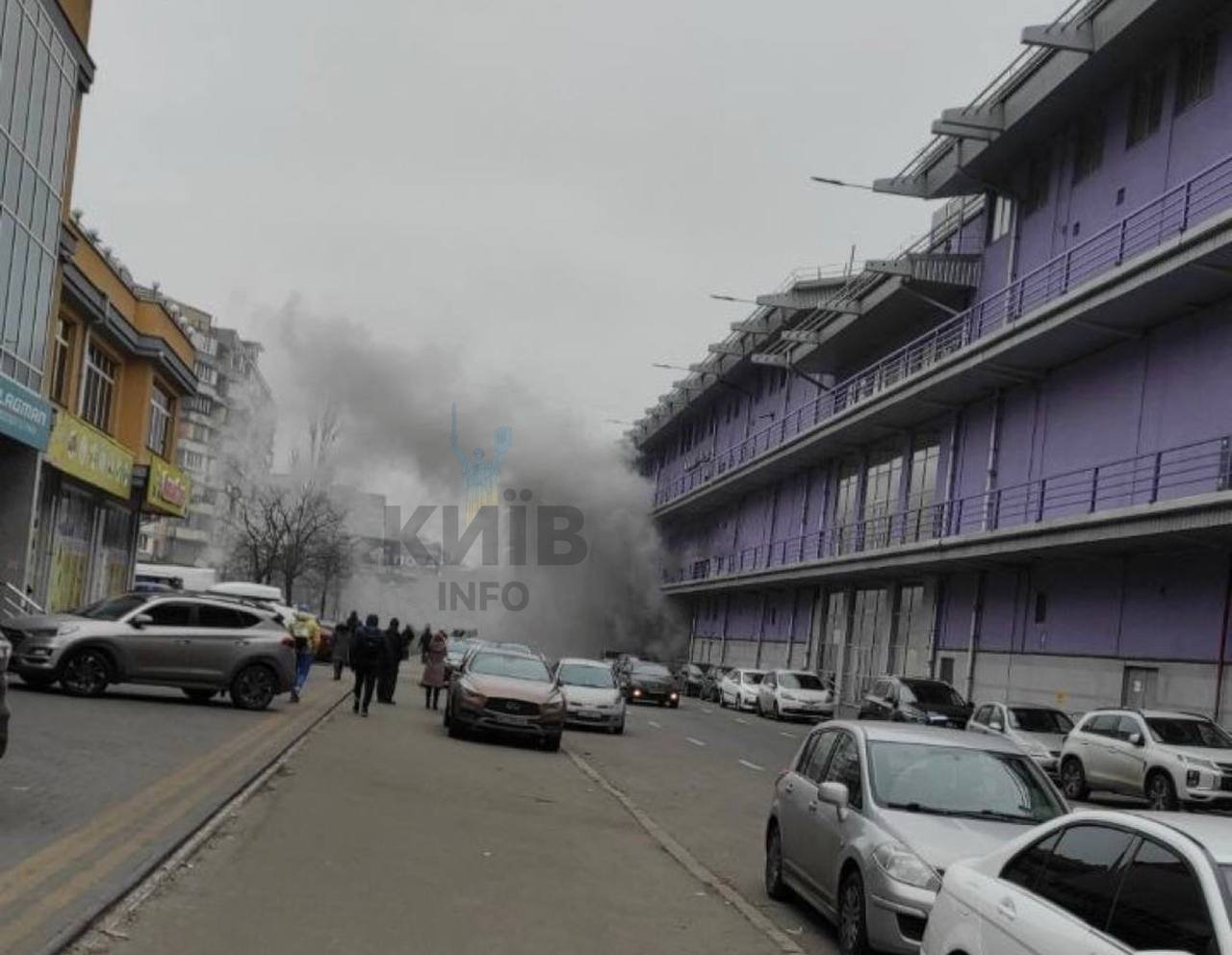 У Києві горить ТРЦ Dream Town 3