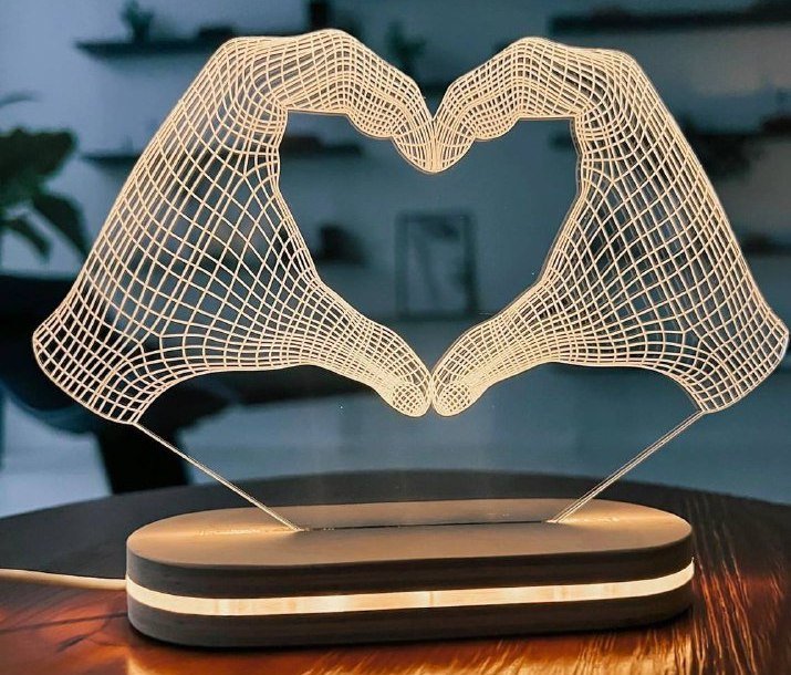 Що подарувати на День закоханих 2023: топ корисних ідей 2