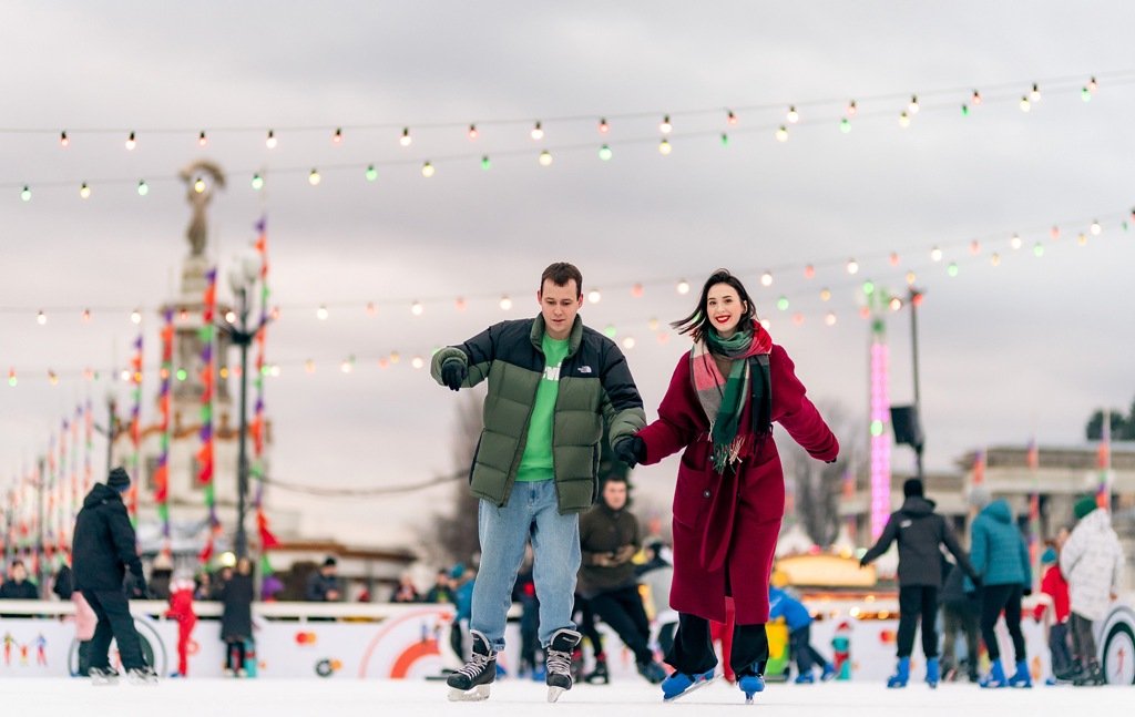 Куди піти у Києві на День святого Валентина: на ковзанці ВДНГ проведуть Вікенд закоханих 4