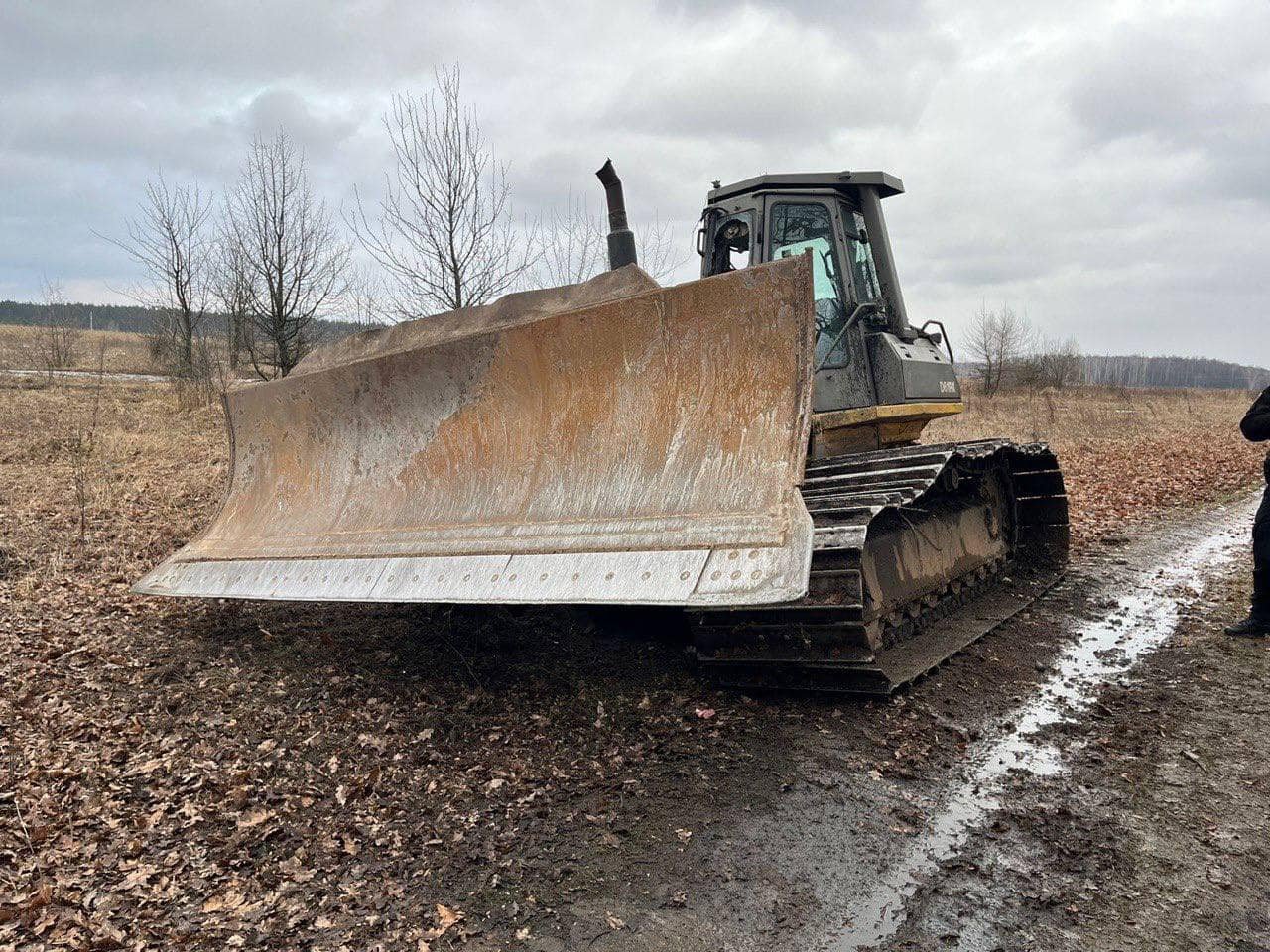 На Київщині тракторист підірвався на протитанковій міні 1