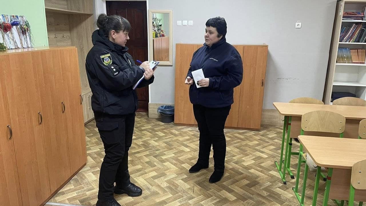 На Київщині підліток розпилив газовий балончик у ліцеї: евакуювали 240 учнів 2