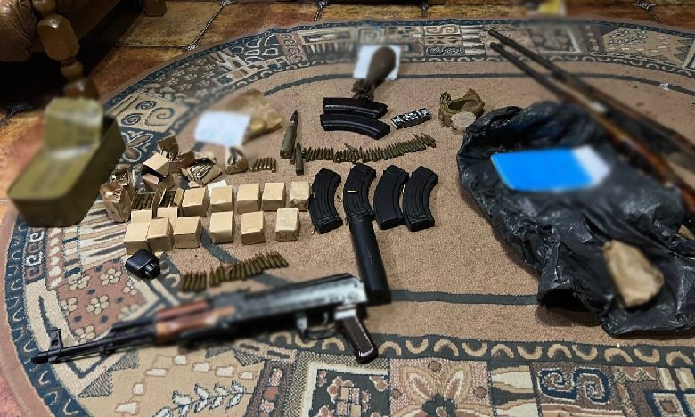 На Київщині чоловік влаштував «бізнес» з продажу автоматів та набоїв 2