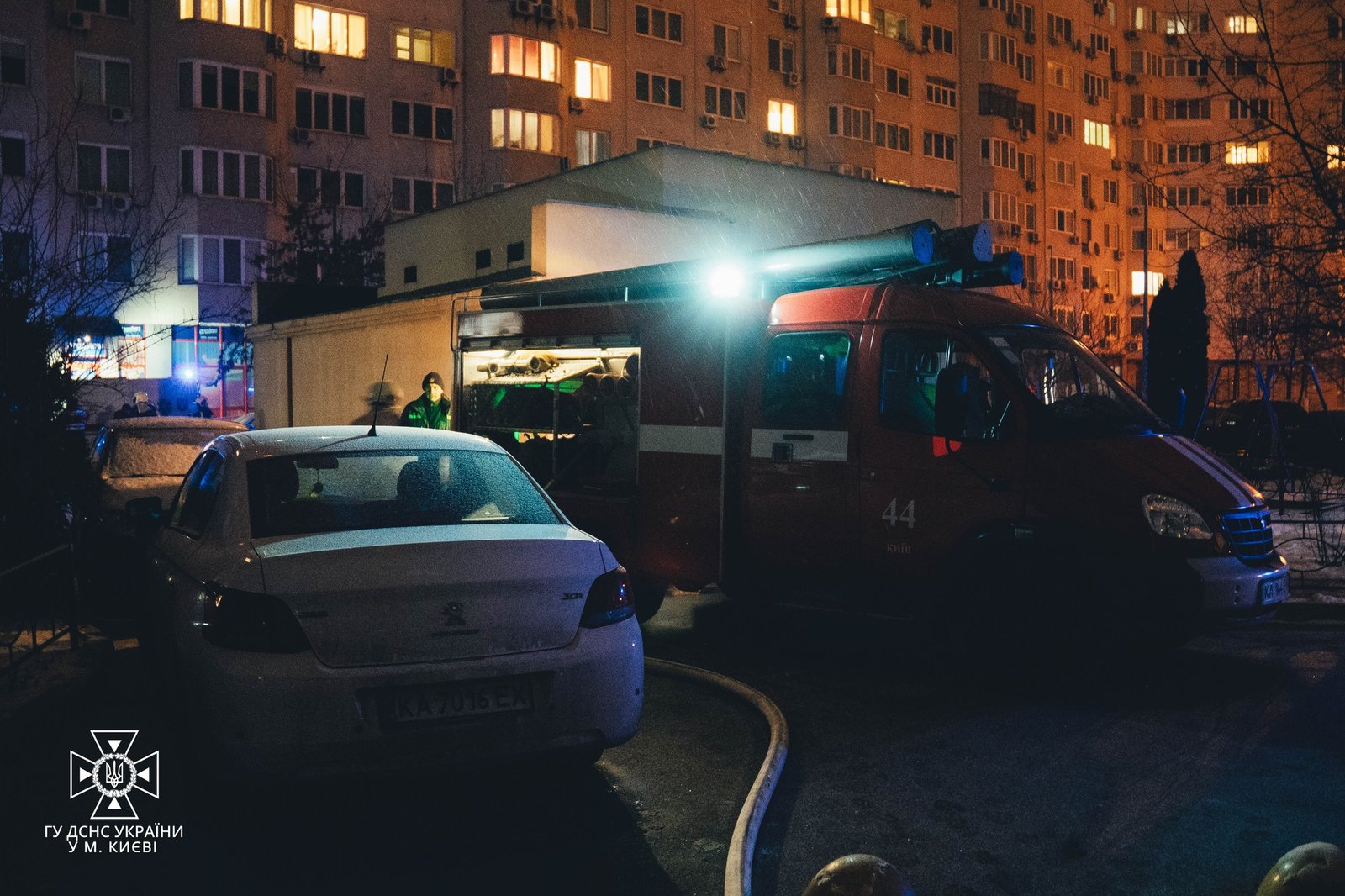 У Києві на Теремках горіла 17-поверхівка 1