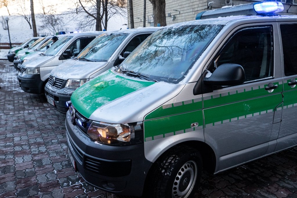 Київ отримав у допомогу поліцейські автомобілі, комунальну техніку та генератори 6