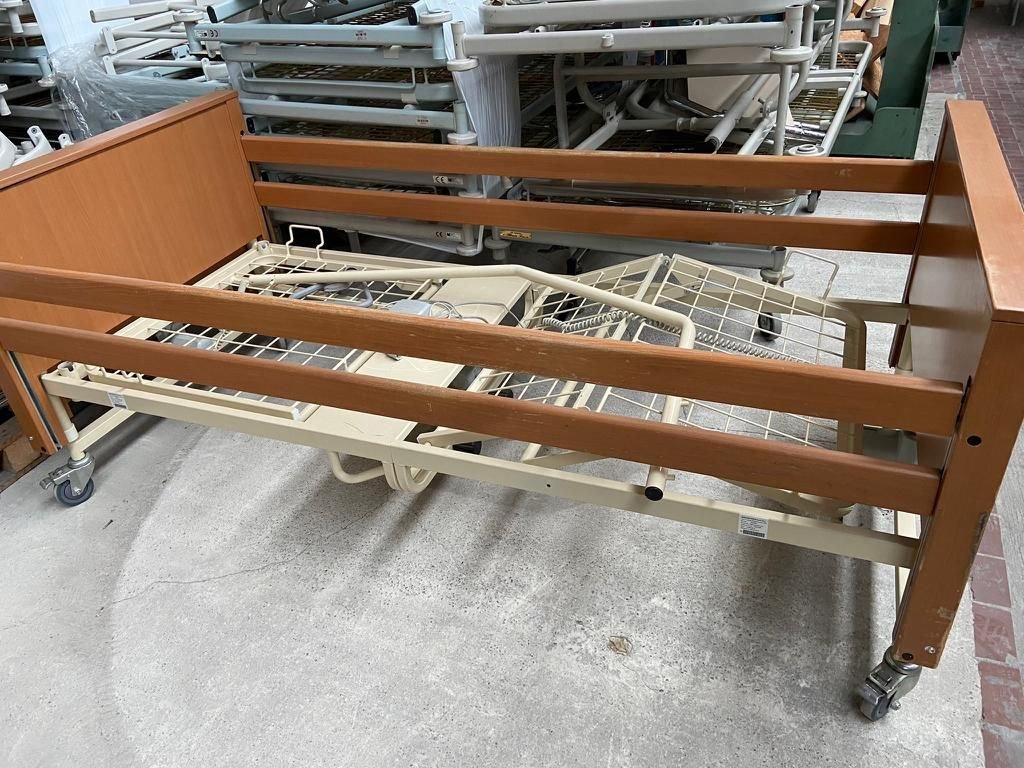 Лікарня Києва, у якій на реабілітації знаходяться поранені військові, отримала медичні ліжка 2