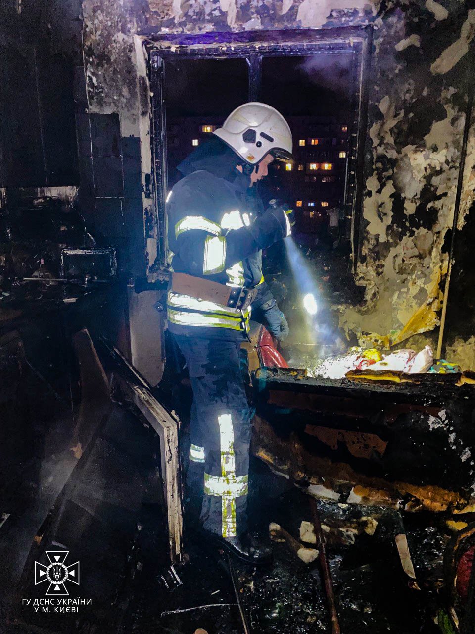 У Києві під час пожежі у квартирі загинув чоловік 3
