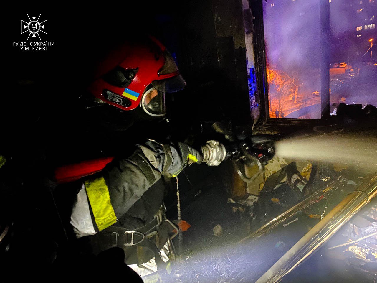 У Києві під час пожежі у квартирі загинув чоловік 4