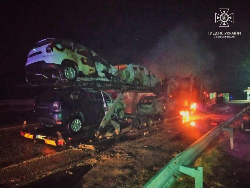На трасі Київ — Чоп згорів завантажений автовіз 1