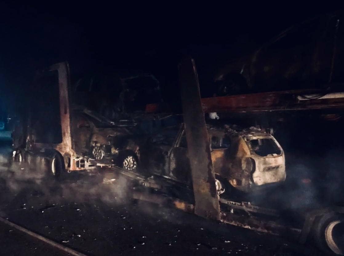 На трасі Київ — Чоп згорів завантажений автовіз 2