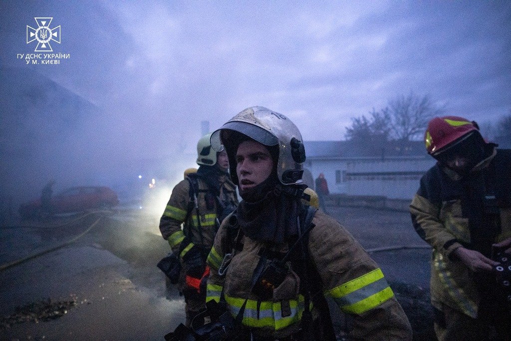 У Києві сталася масштабна пожежа у Солом’янському районі: що відомо 2