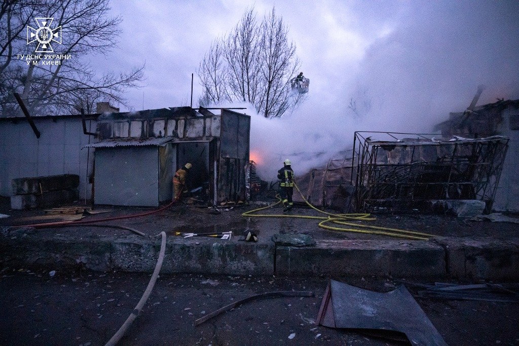 У Києві сталася масштабна пожежа у Солом’янському районі: що відомо 8