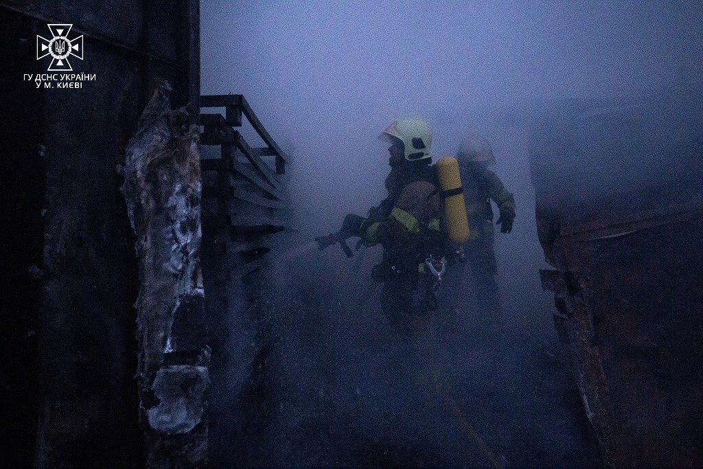 У Києві сталася масштабна пожежа у Солом’янському районі: що відомо 14