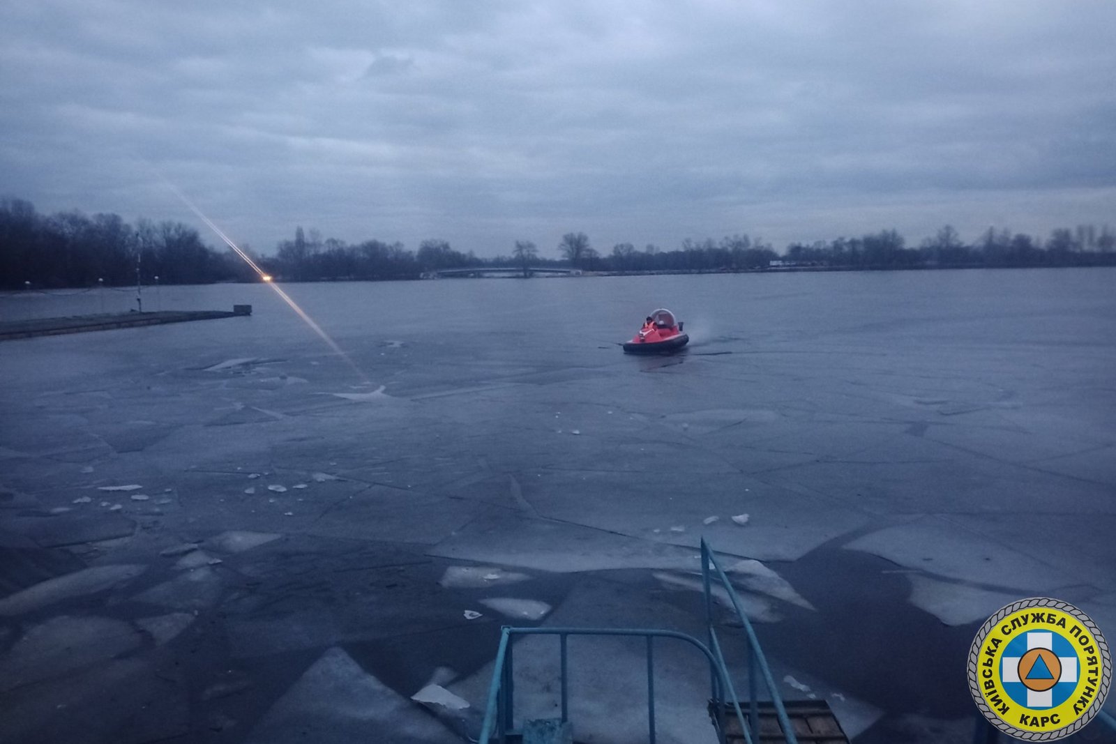 Водойми Києва несуть надзвичайну загрозу для життя: у місті посилили чергування рятувальників 3