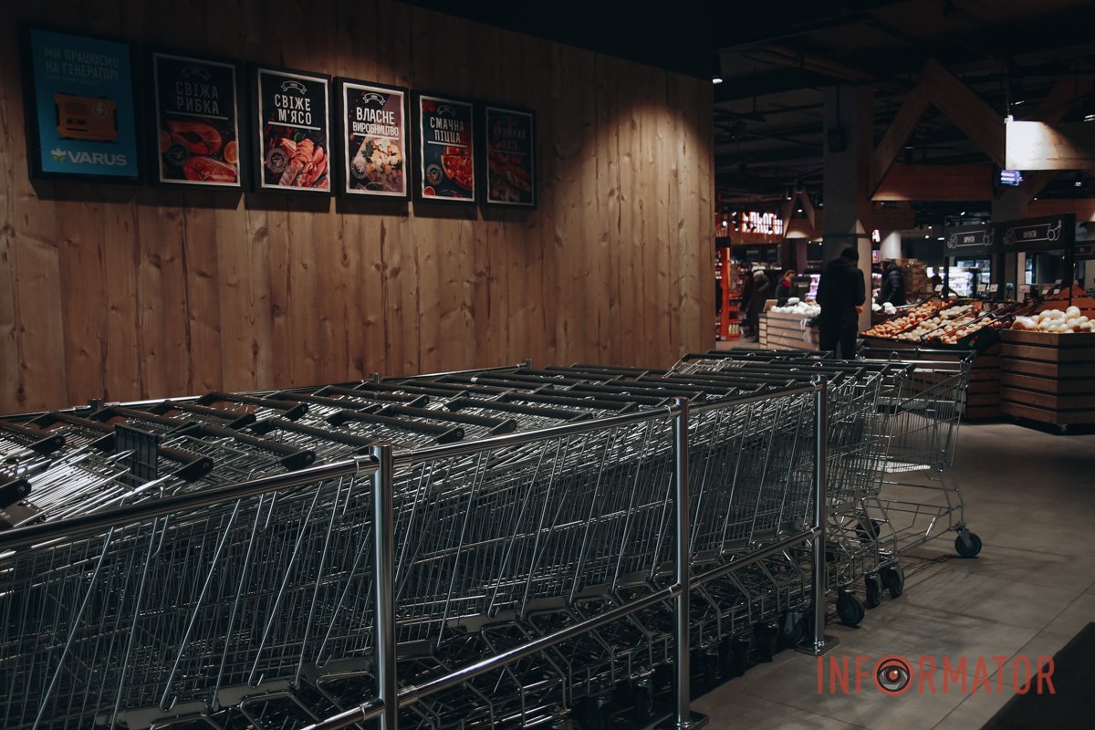 Відкрий для себе VARUS: власне виробництво та ексклюзивний інтер'єр. Екскурсія супермаркетом від Інформатор 5