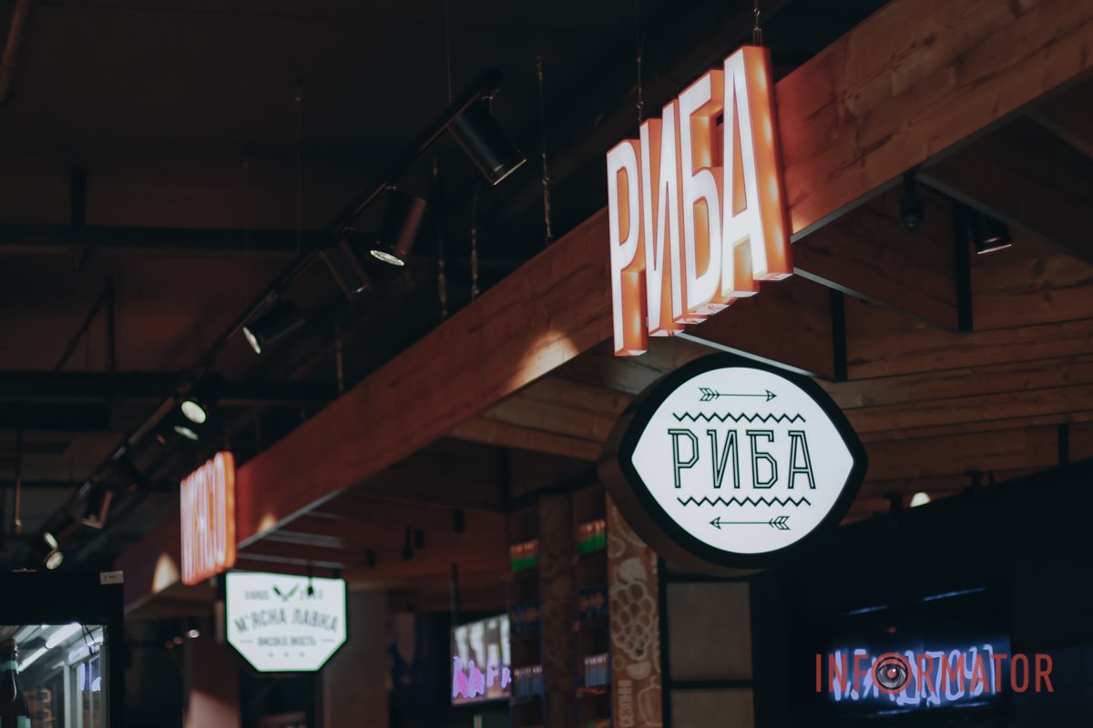 Відкрий для себе VARUS: власне виробництво та ексклюзивний інтер'єр. Екскурсія супермаркетом від Інформатор 7