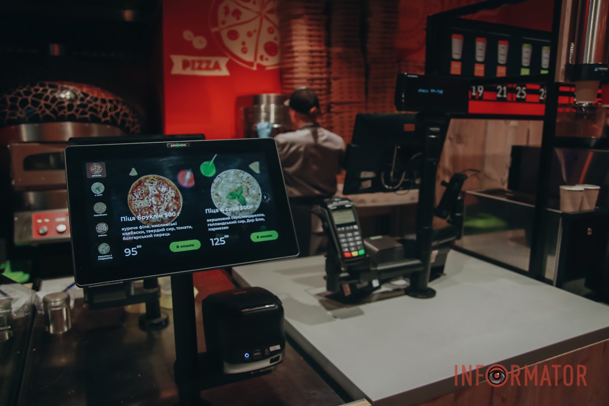 Відкрий для себе VARUS: власне виробництво та ексклюзивний інтер'єр. Екскурсія супермаркетом від Інформатор 10