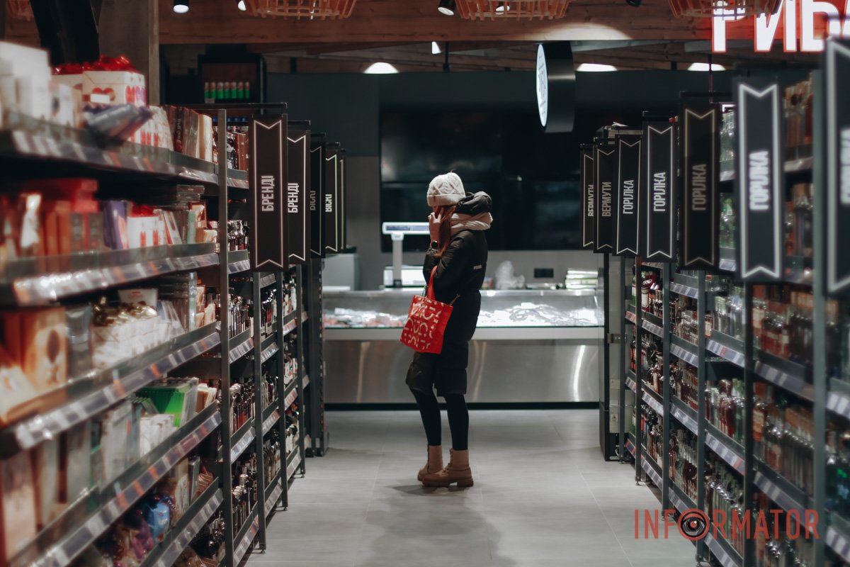 Відкрий для себе VARUS: власне виробництво та ексклюзивний інтер'єр. Екскурсія супермаркетом від Інформатор 29