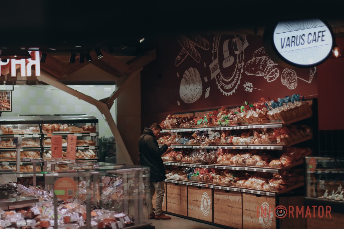Відкрий для себе VARUS: власне виробництво та ексклюзивний інтер'єр. Екскурсія супермаркетом від Інформатор 30