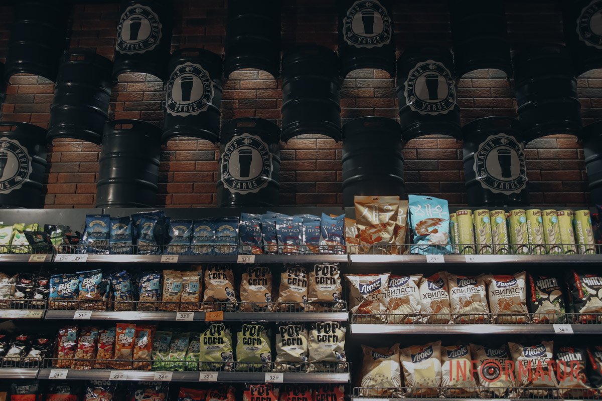 Відкрий для себе VARUS: власне виробництво та ексклюзивний інтер'єр. Екскурсія супермаркетом від Інформатор 31