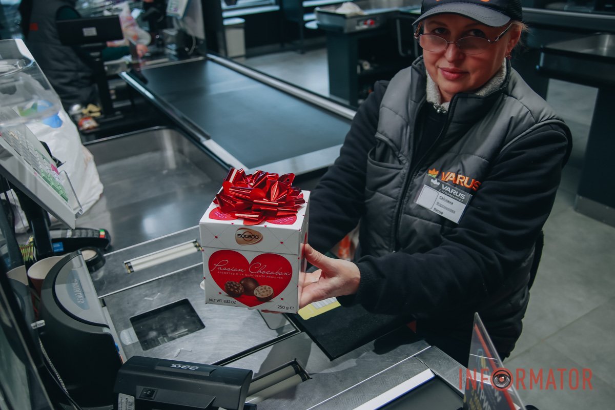 Відкрий для себе VARUS: власне виробництво та ексклюзивний інтер'єр. Екскурсія супермаркетом від Інформатор 35