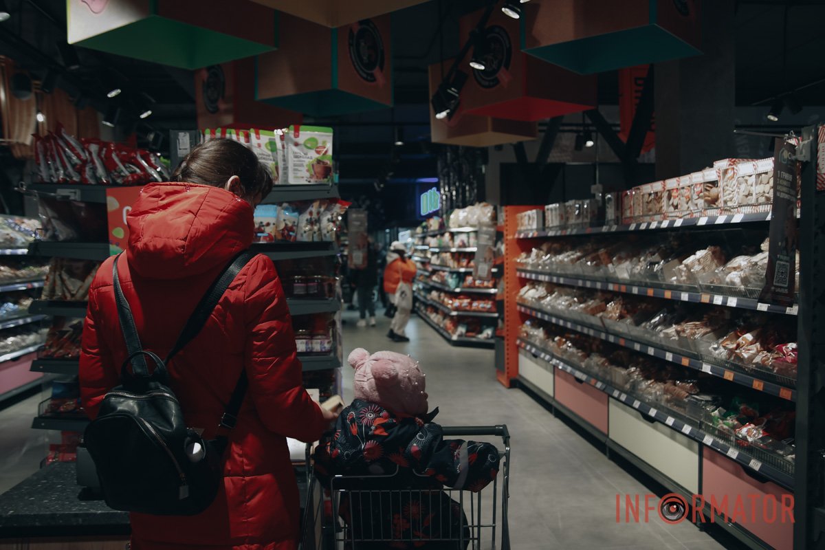 Відкрий для себе VARUS: власне виробництво та ексклюзивний інтер'єр. Екскурсія супермаркетом від Інформатор 36