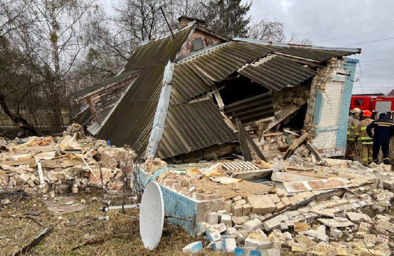 Запалив свічку і стався вибух: на Київщині власник будинку дивом вижив 2
