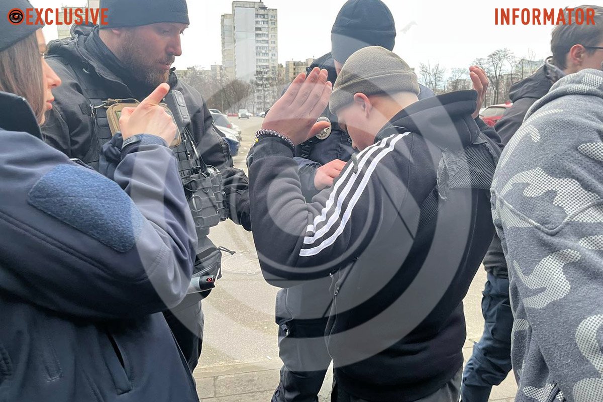 У Києві попередили бійку між підлітками субкультур “Редан” та “Анти Редан”: фото та відео з місця подій 3