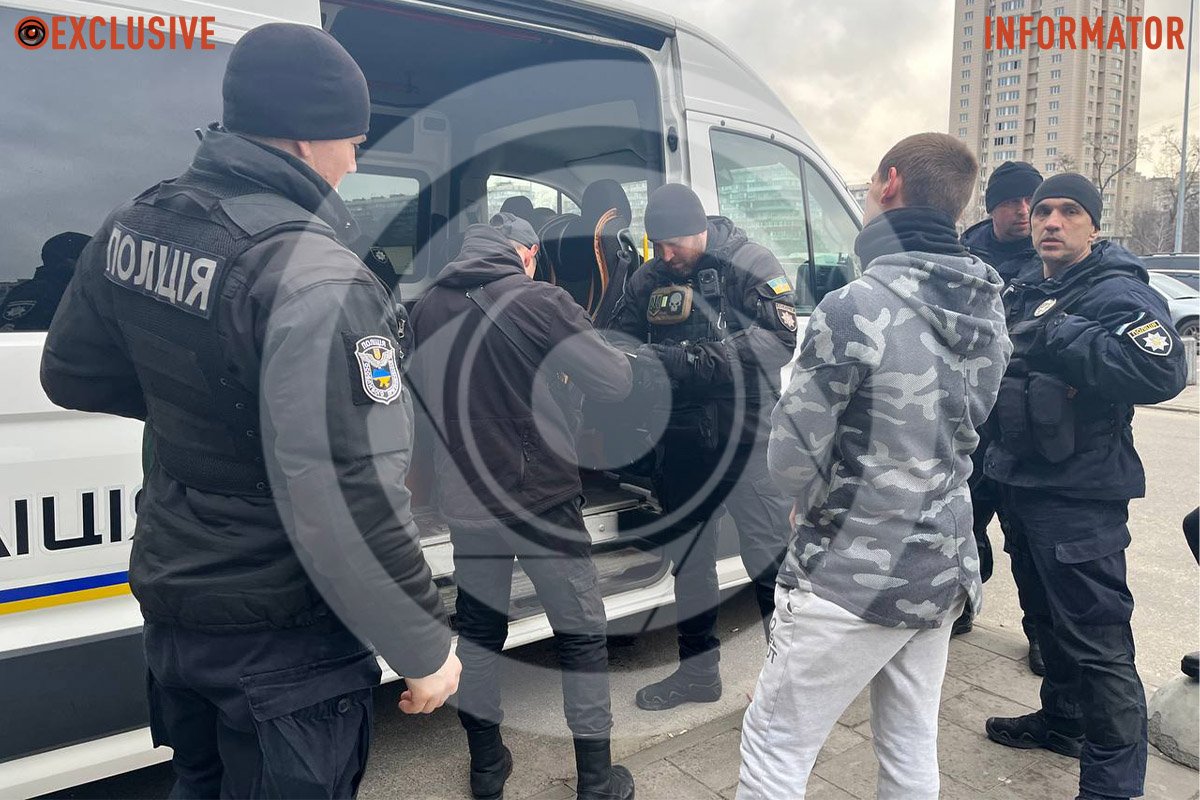 У Києві попередили бійку між підлітками субкультур “Редан” та “Анти Редан”: фото та відео з місця подій 5