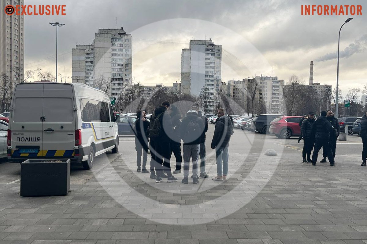 У Києві попередили бійку між підлітками субкультур “Редан” та “Анти Редан”: фото та відео з місця подій 6