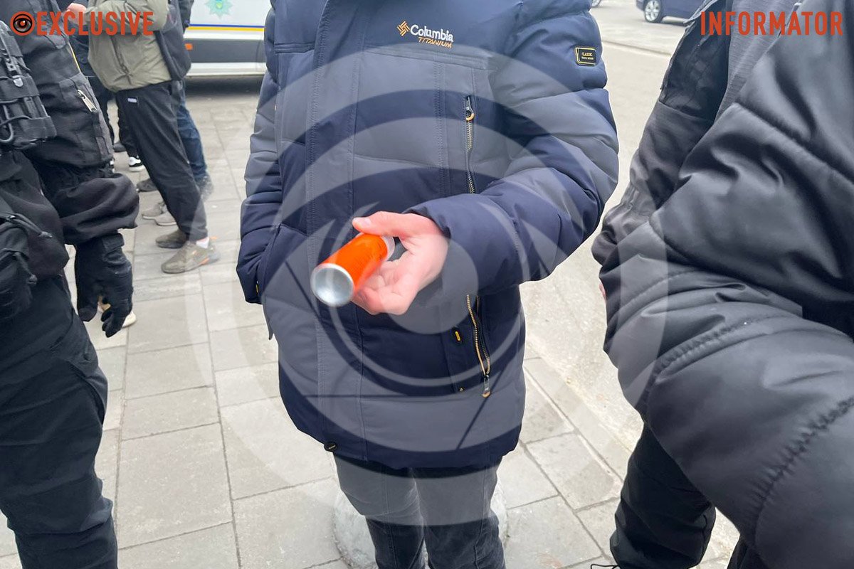 У Києві попередили бійку між підлітками субкультур “Редан” та “Анти Редан”: фото та відео з місця подій 8